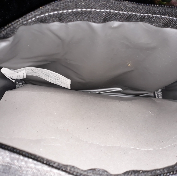 Cosmopolitan insulated handbag black and gray two - Picture 3 of 5